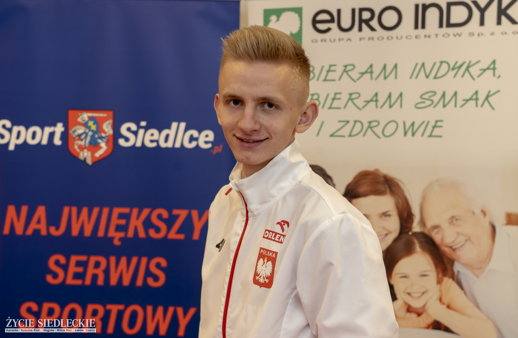 Niedziałek z solidnym wsparciem