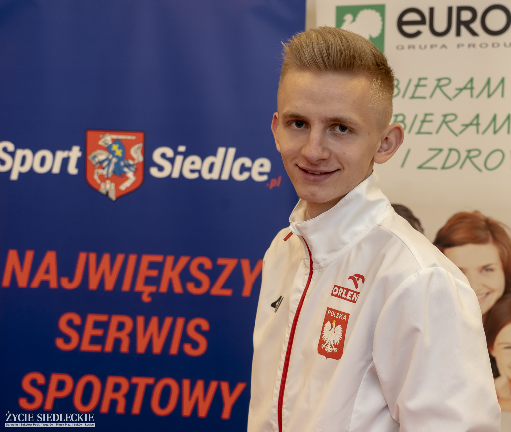 Niedziałek z solidnym wsparciem