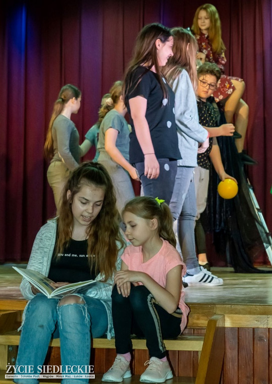 Szkolne teatrzyki w GOK