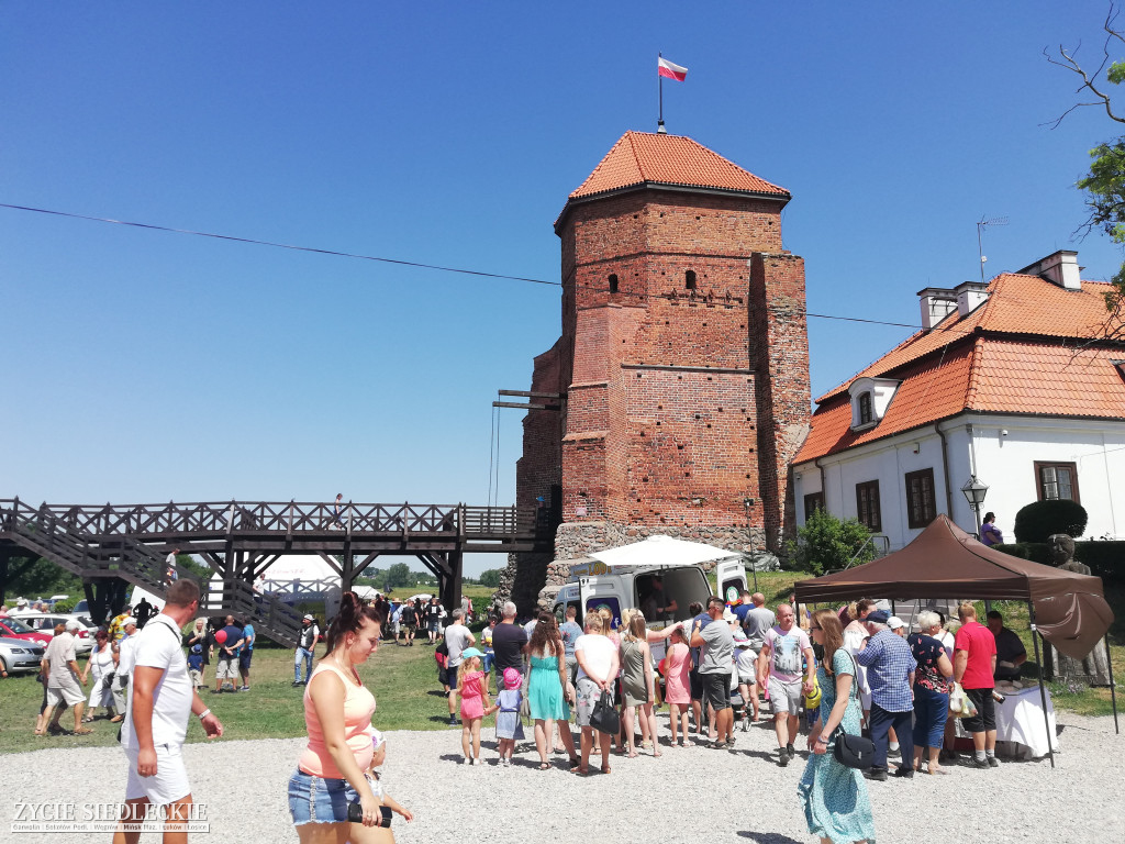 Kulinarny turniej na podzamczu w Liwie