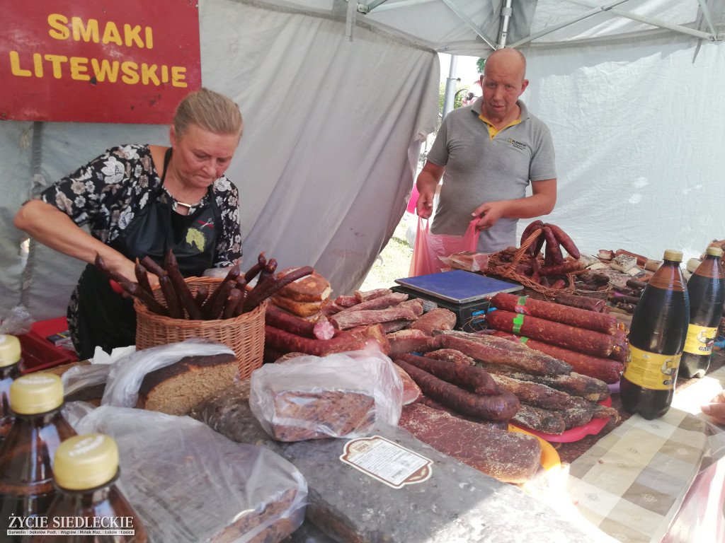 Kulinarny turniej na podzamczu w Liwie