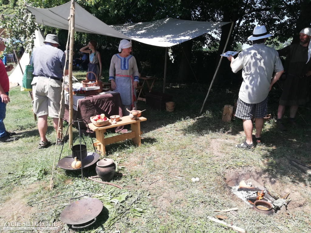 Kulinarny turniej na podzamczu w Liwie