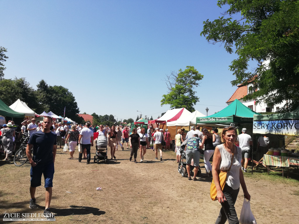 Kulinarny turniej na podzamczu w Liwie