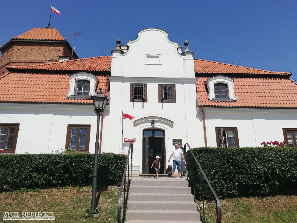 Kulinarny turniej na podzamczu w Liwie