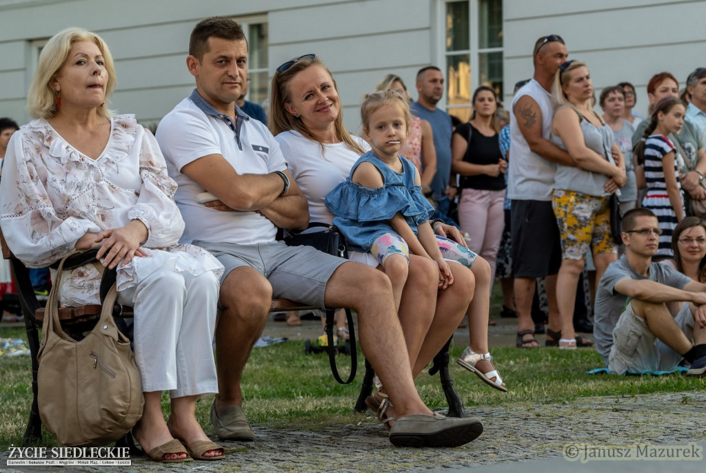 Balladowo pod fontanną