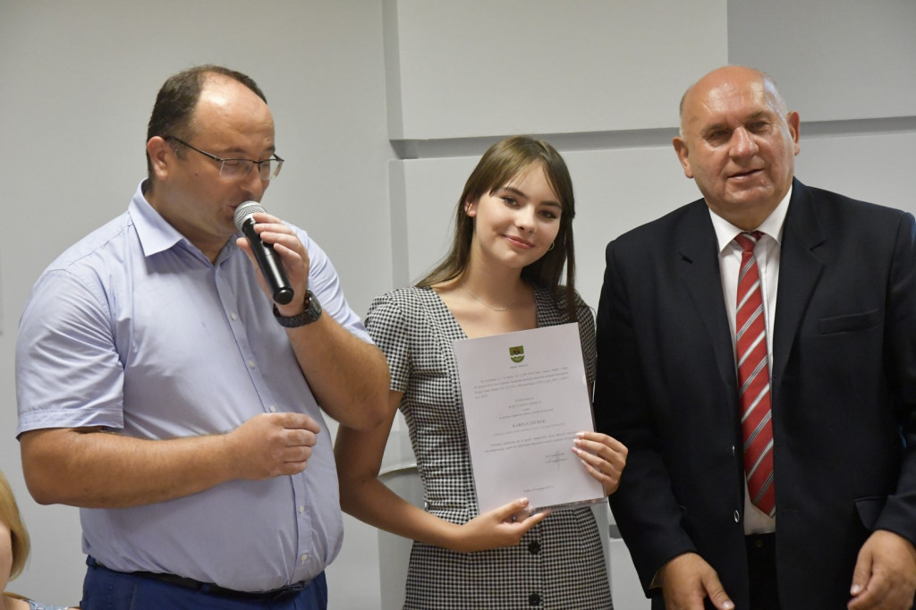 Uczniowie wyróżnieni przez wójta