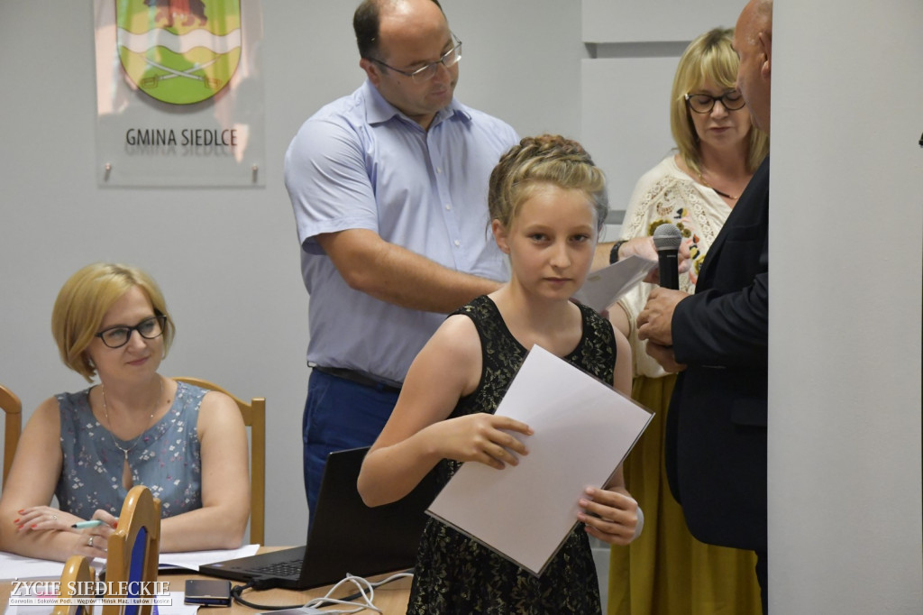 Uczniowie wyróżnieni przez wójta