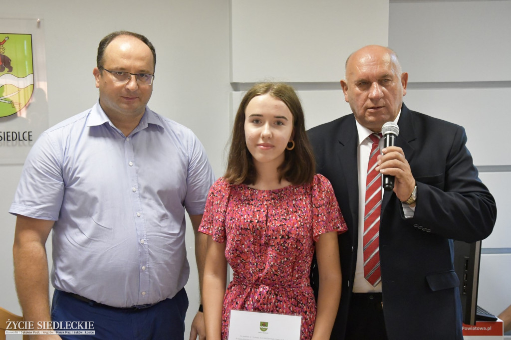 Uczniowie wyróżnieni przez wójta