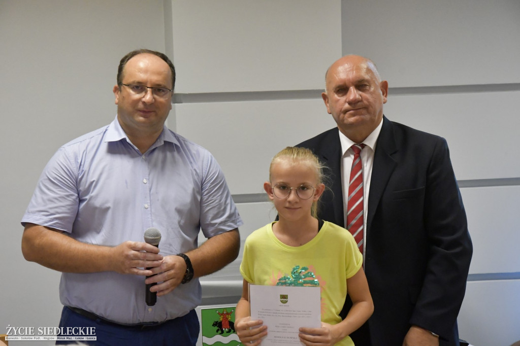 Uczniowie wyróżnieni przez wójta