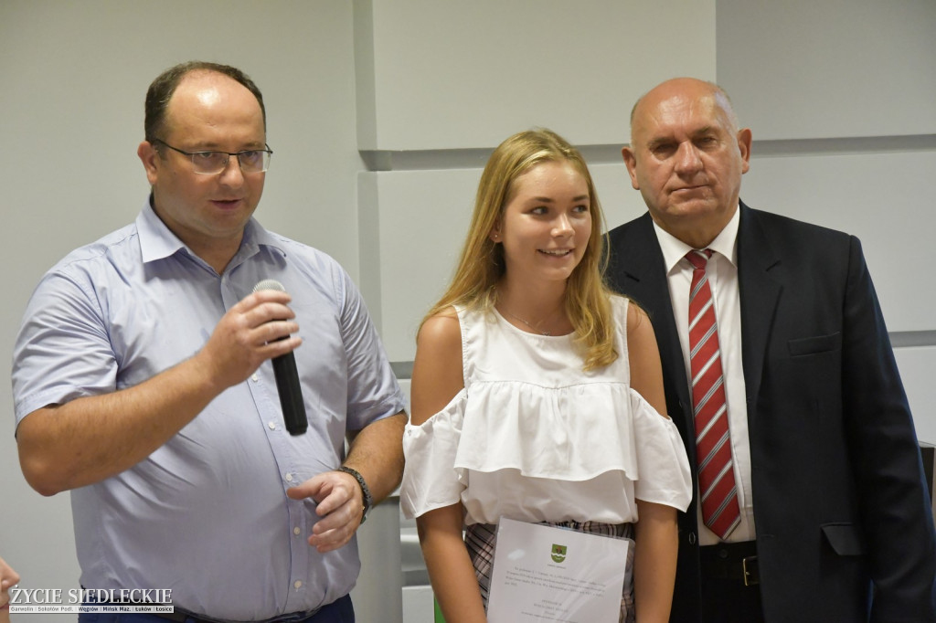Uczniowie wyróżnieni przez wójta