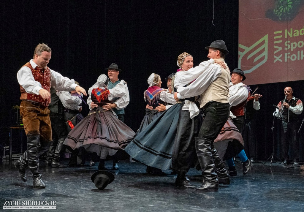 Międzynarodowy folklor w SOK