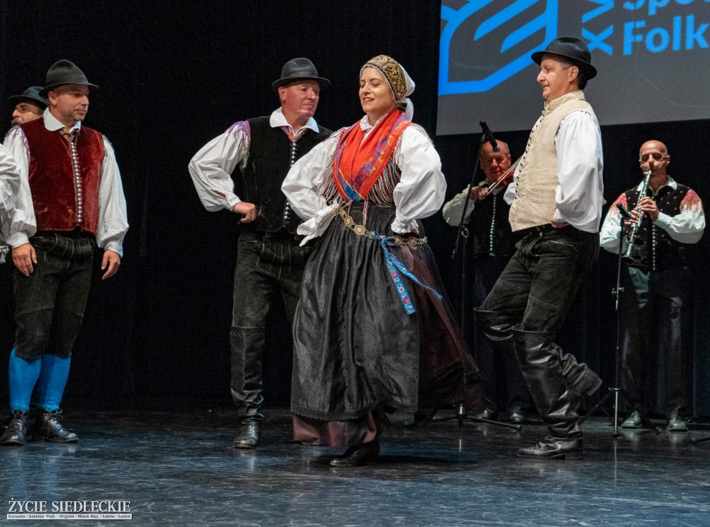 Międzynarodowy folklor w SOK