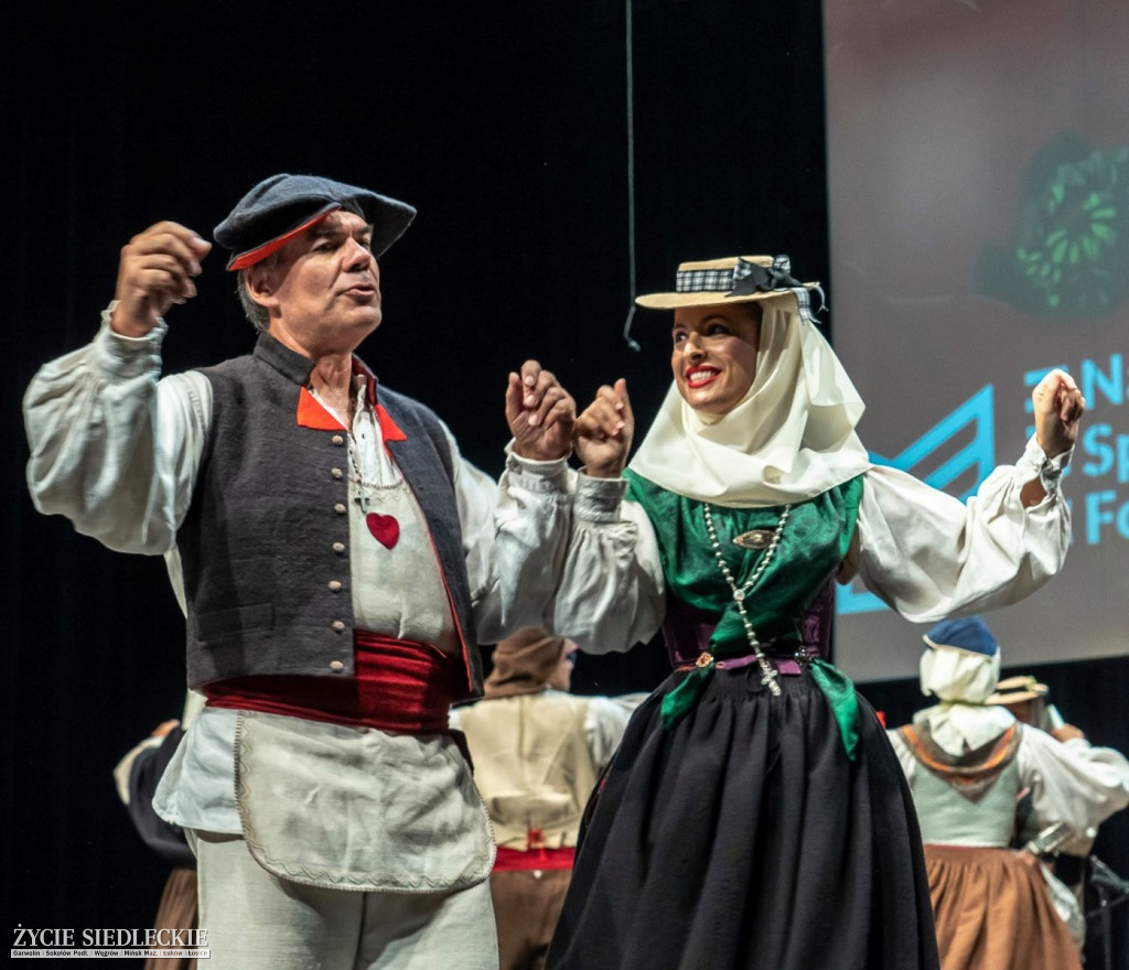 Międzynarodowy folklor w SOK