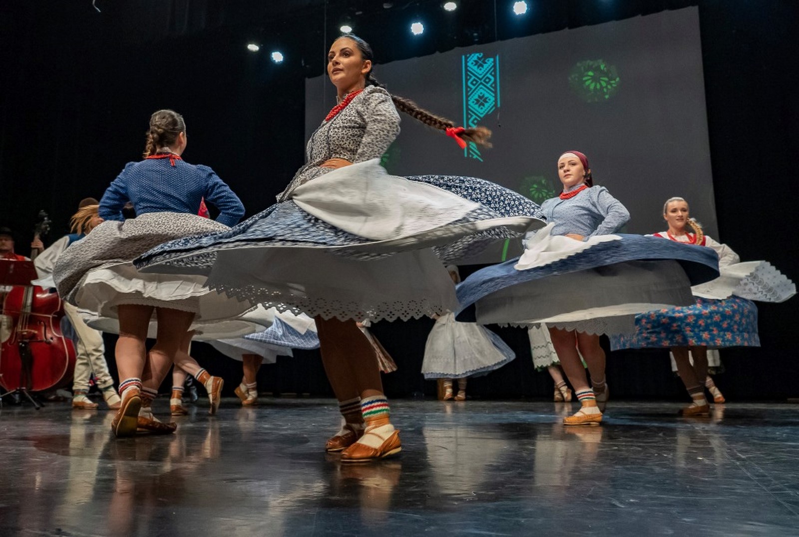 Międzynarodowy folklor w SOK