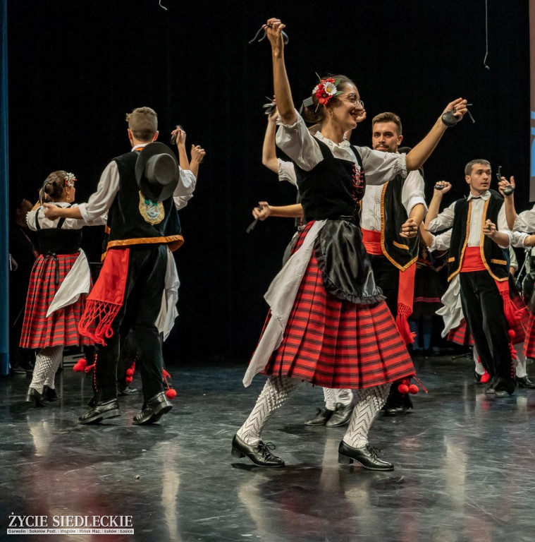Międzynarodowy folklor w SOK