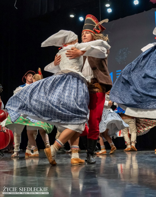 Międzynarodowy folklor w SOK