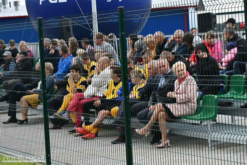 Otwarcie stadionu w Wiśniewie