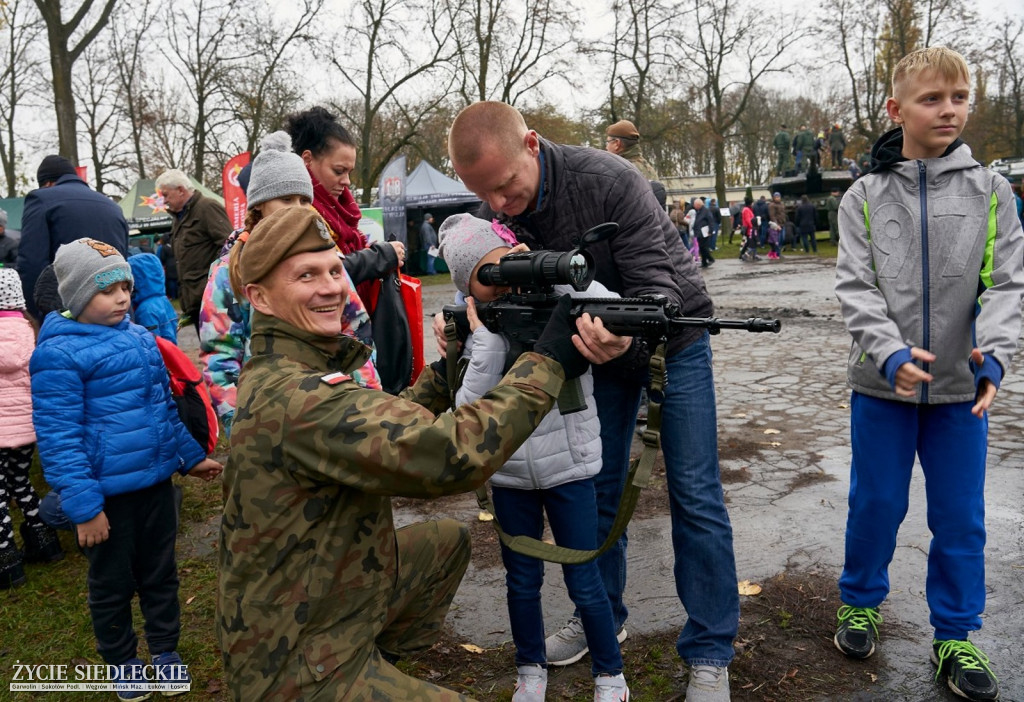 Wojsko otworzyło bramy