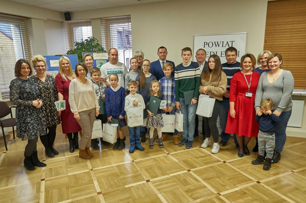 Zaprojektowali świąteczne kartki