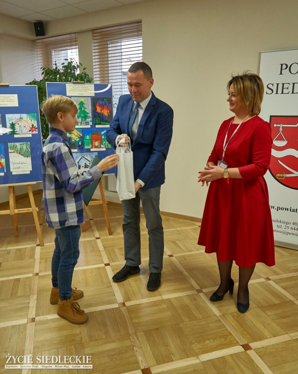 Zaprojektowali świąteczne kartki