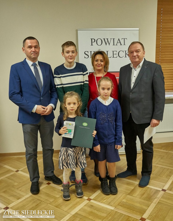 Zaprojektowali świąteczne kartki