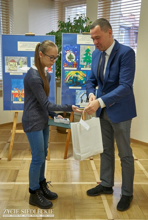 Zaprojektowali świąteczne kartki