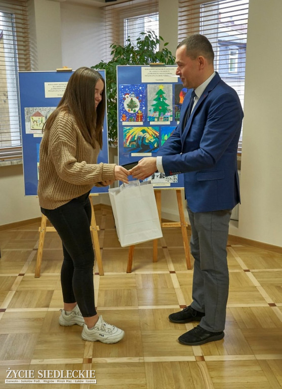Zaprojektowali świąteczne kartki