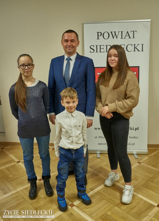 Zaprojektowali świąteczne kartki
