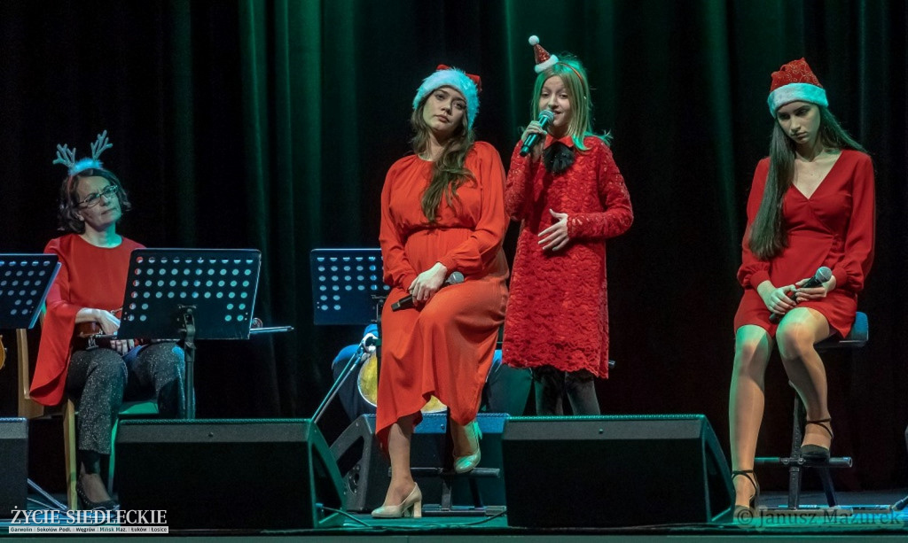 Śpiewali poetycko i świątecznie