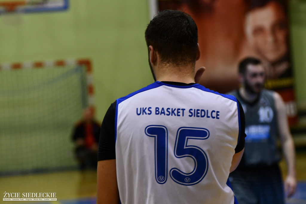 Basket ograł Hutnika
