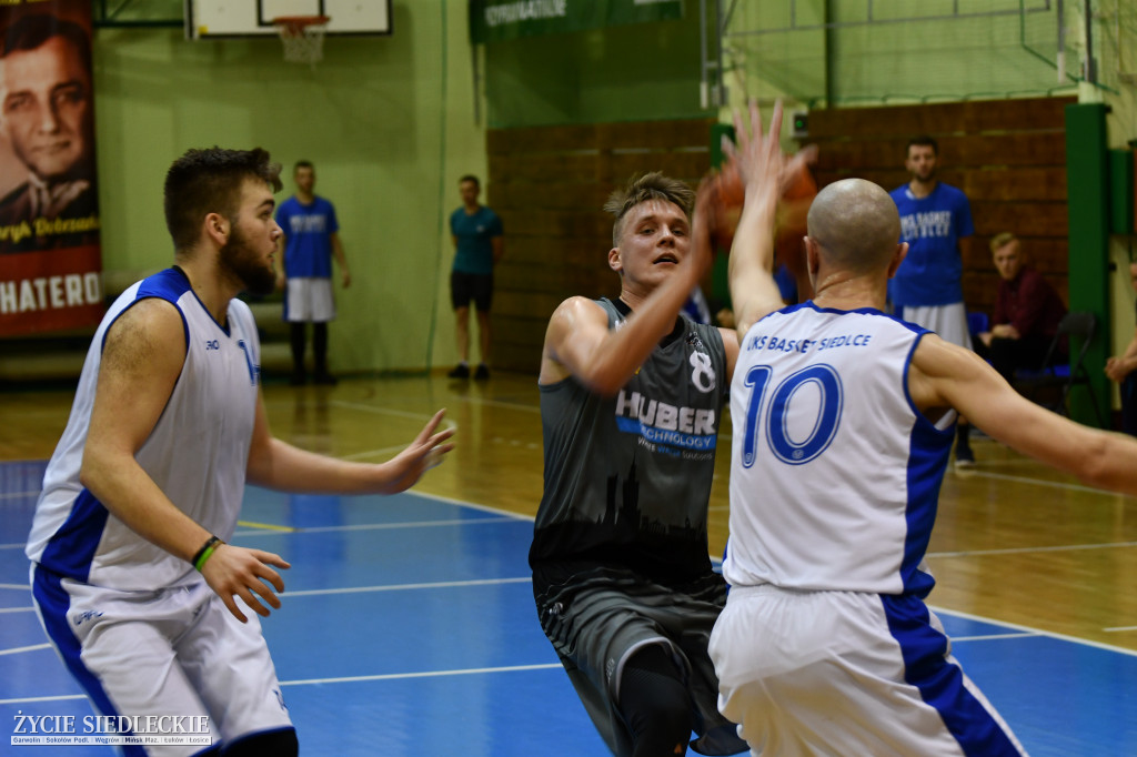 Basket ograł Hutnika