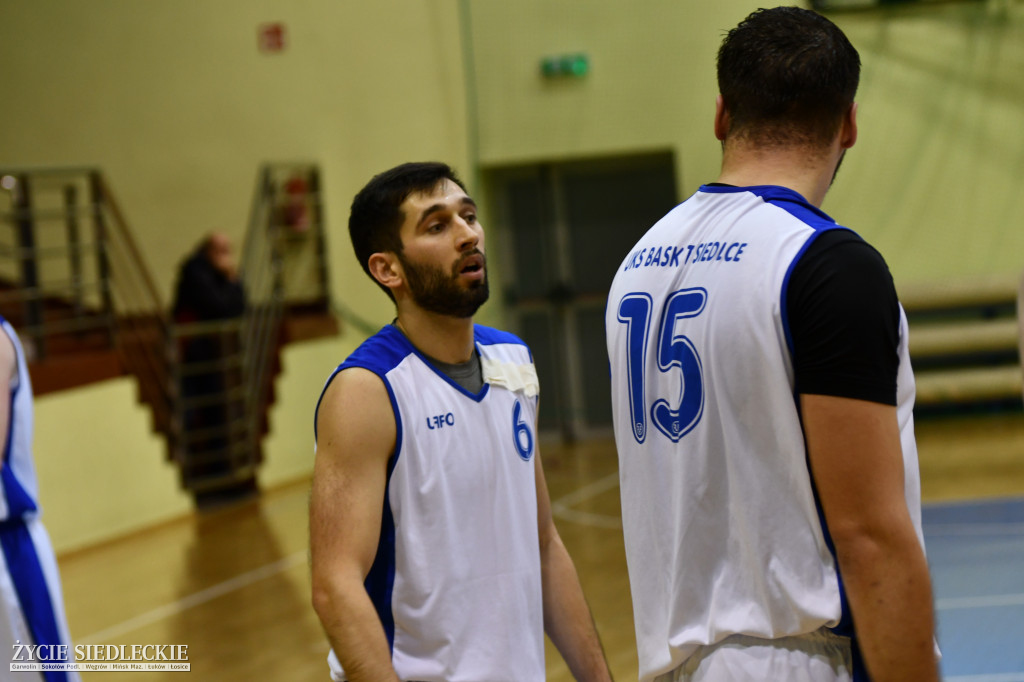 Basket ograł Hutnika