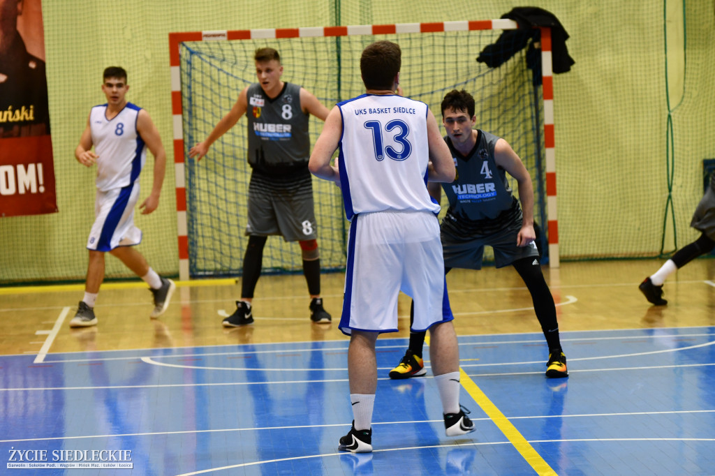 Basket ograł Hutnika