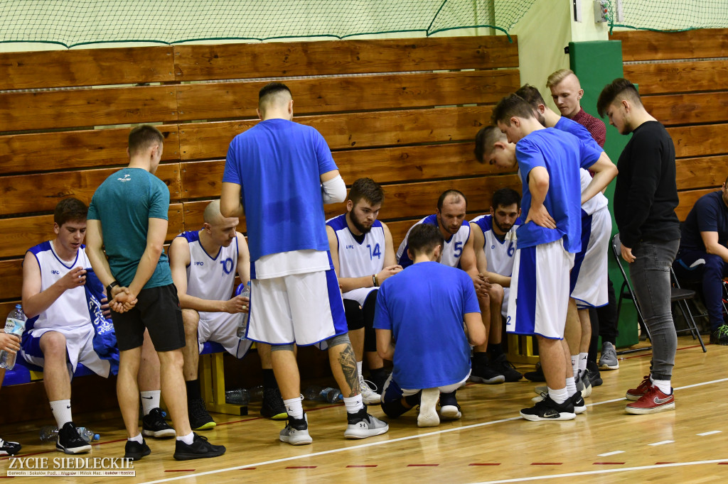 Basket ograł Hutnika