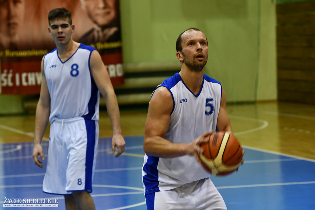 Basket ograł Hutnika