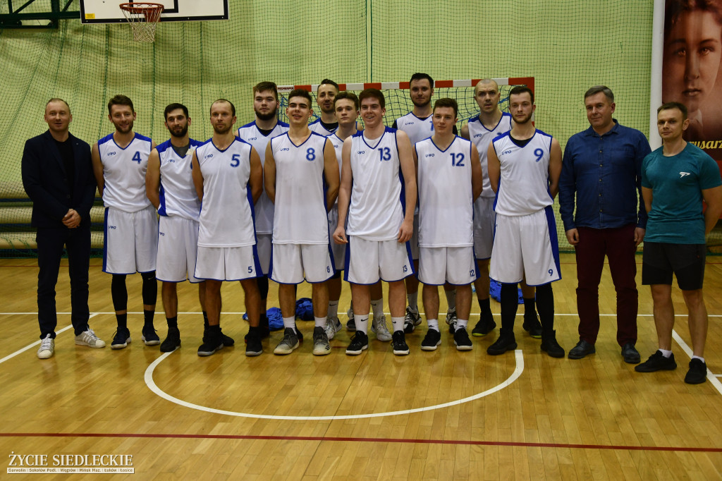 Basket ograł Hutnika