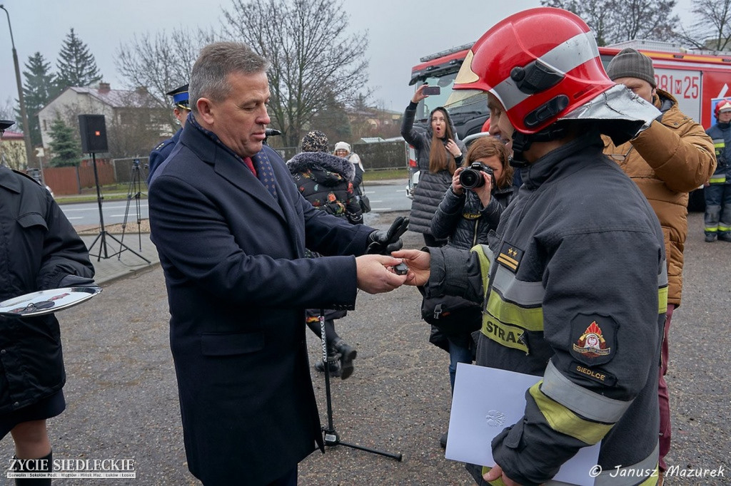 Nowe samochody dla siedleckiej straży