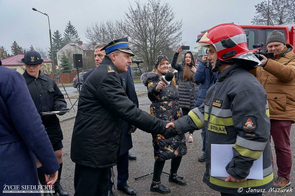 Nowe samochody dla siedleckiej straży