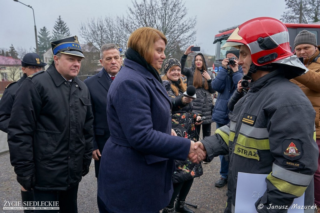 Nowe samochody dla siedleckiej straży