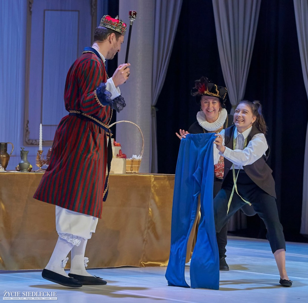 „Nowe szaty króla” Teatru ES