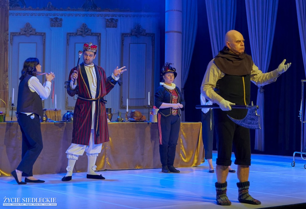 „Nowe szaty króla” Teatru ES