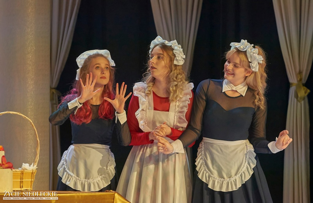 „Nowe szaty króla” Teatru ES