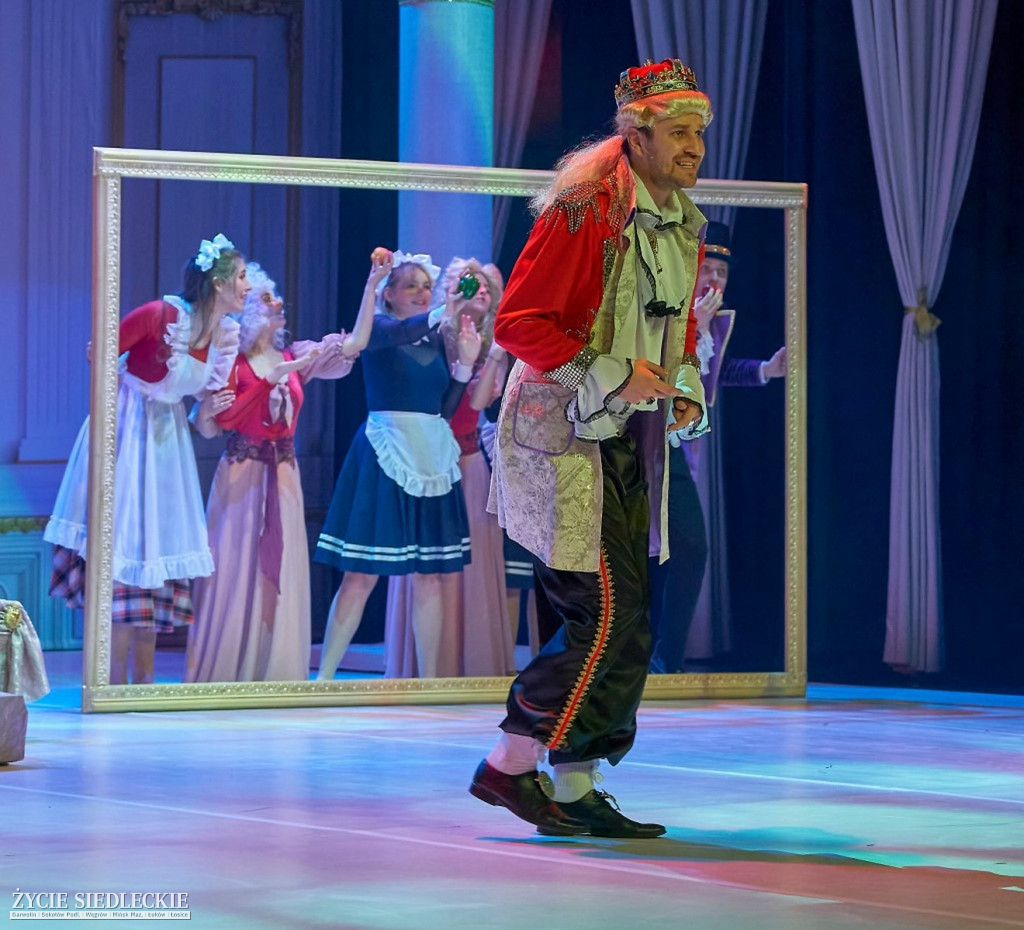 „Nowe szaty króla” Teatru ES