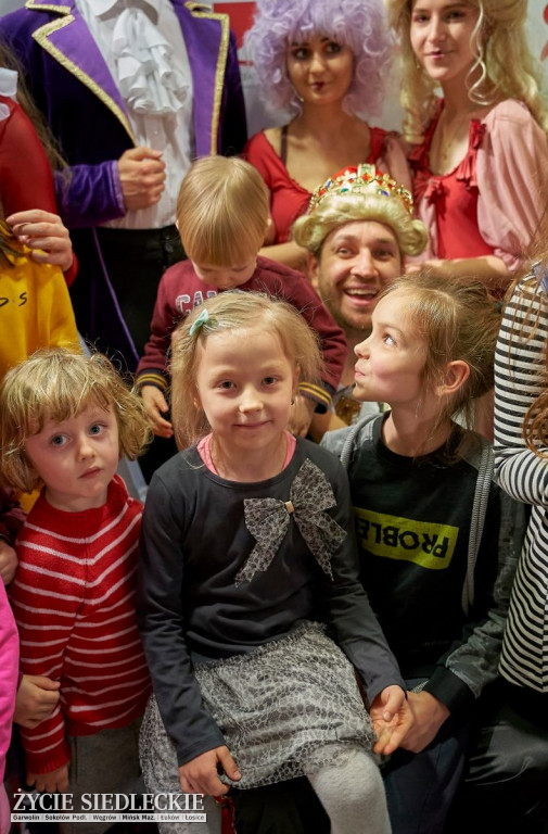 „Nowe szaty króla” Teatru ES