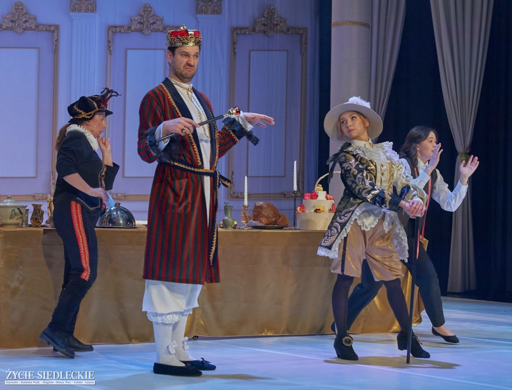 „Nowe szaty króla” Teatru ES