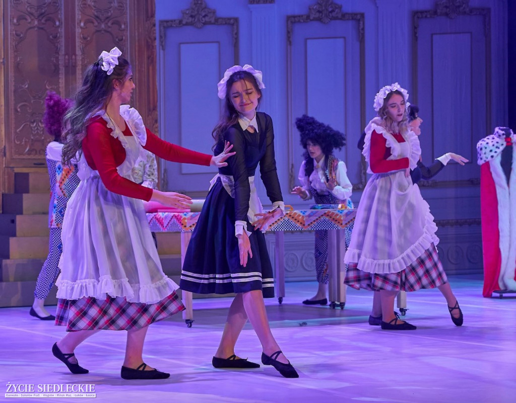 „Nowe szaty króla” Teatru ES