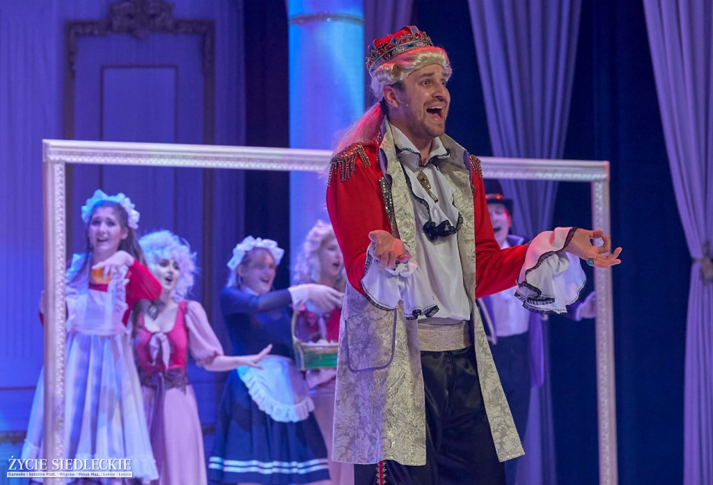 „Nowe szaty króla” Teatru ES