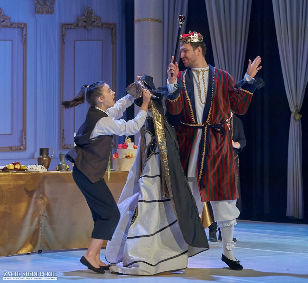 „Nowe szaty króla” Teatru ES