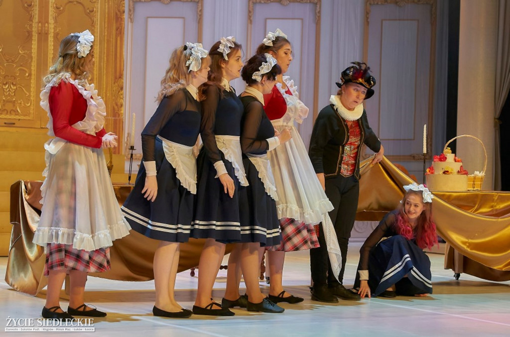 „Nowe szaty króla” Teatru ES