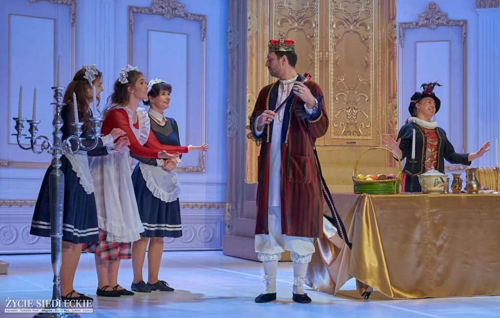 „Nowe szaty króla” Teatru ES